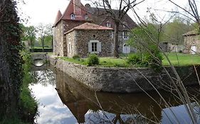 Bed And Breakfast Chateau De Chambes À